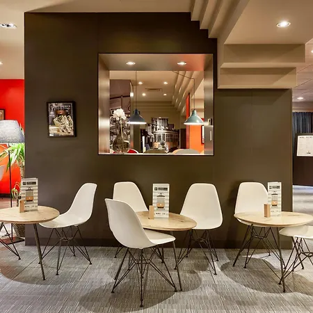 מלון Ibis Centro 3*